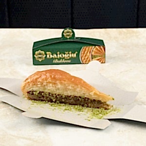 1 Tek Dilim Havuç Dilimi Baklava Kutulu